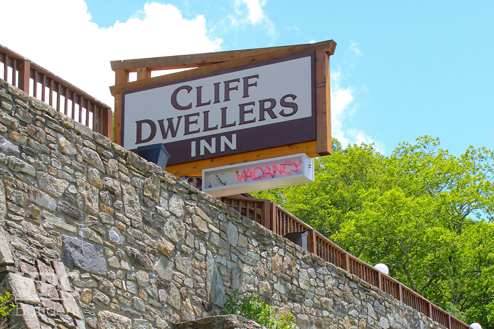 Cliff Dwellers Inn Sign