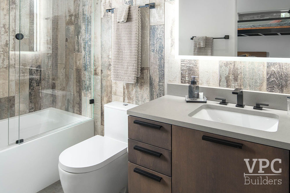 Cliffs Edge Modern bathroom