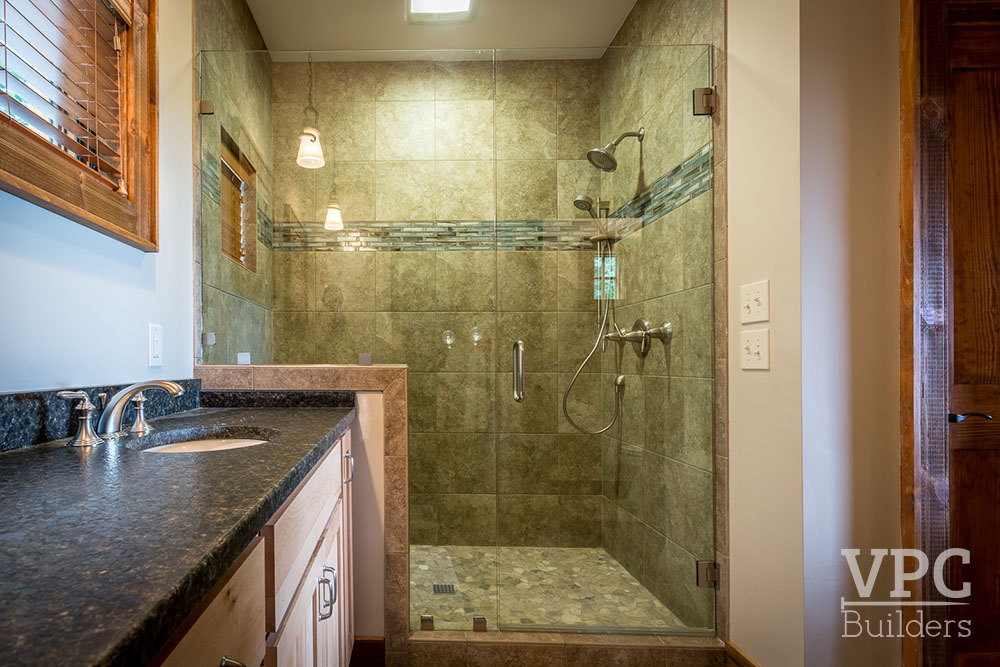 Custom Cabin at Grandfather bathroom