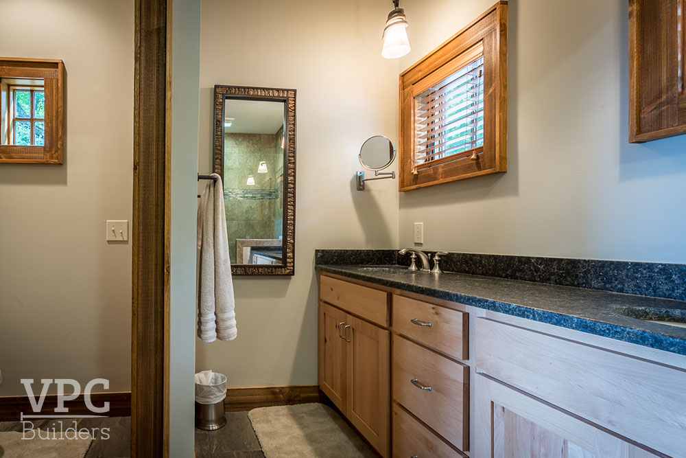Custom Cabin at Grandfather bathroom