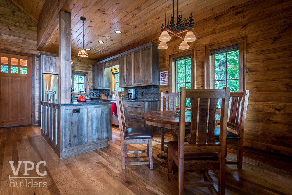 Custom Cabin at Grandfather dining area/kitchen