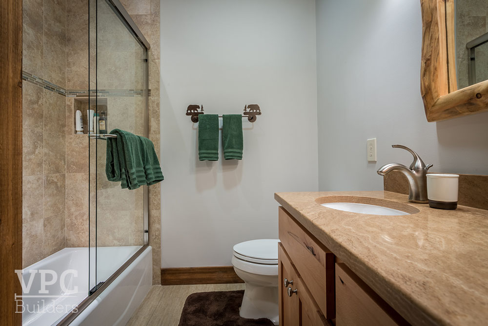Custom Cabin at Grandfather bathroom