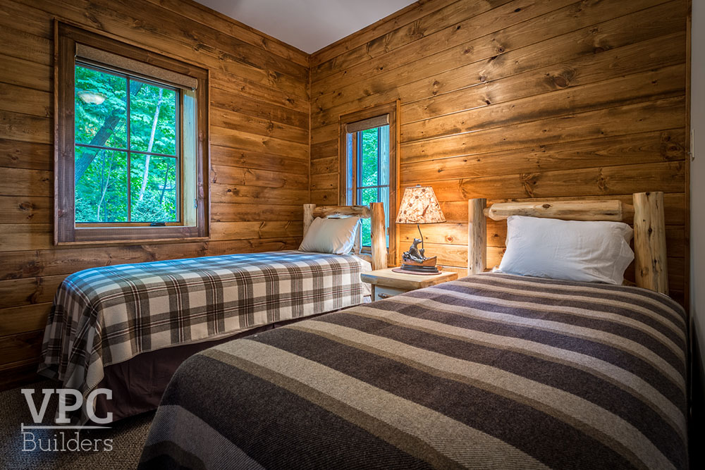 Custom Cabin at Grandfather bedroom with twin beds