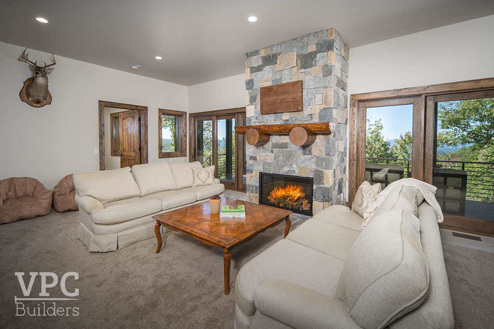 Hawk Point Lodge sitting area with fireplace