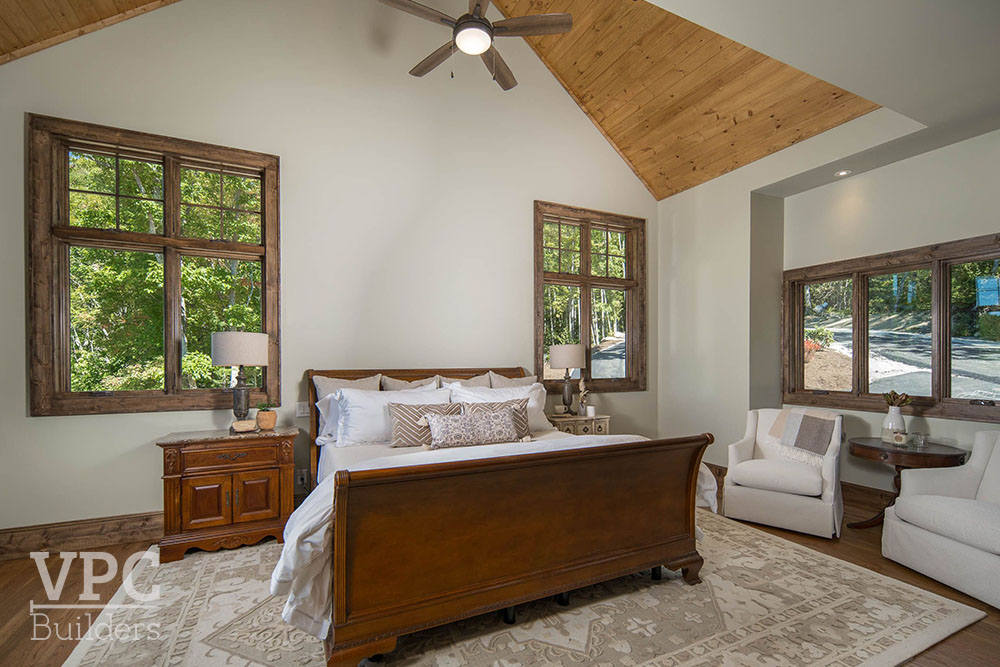 Hawk Point Lodge bedroom