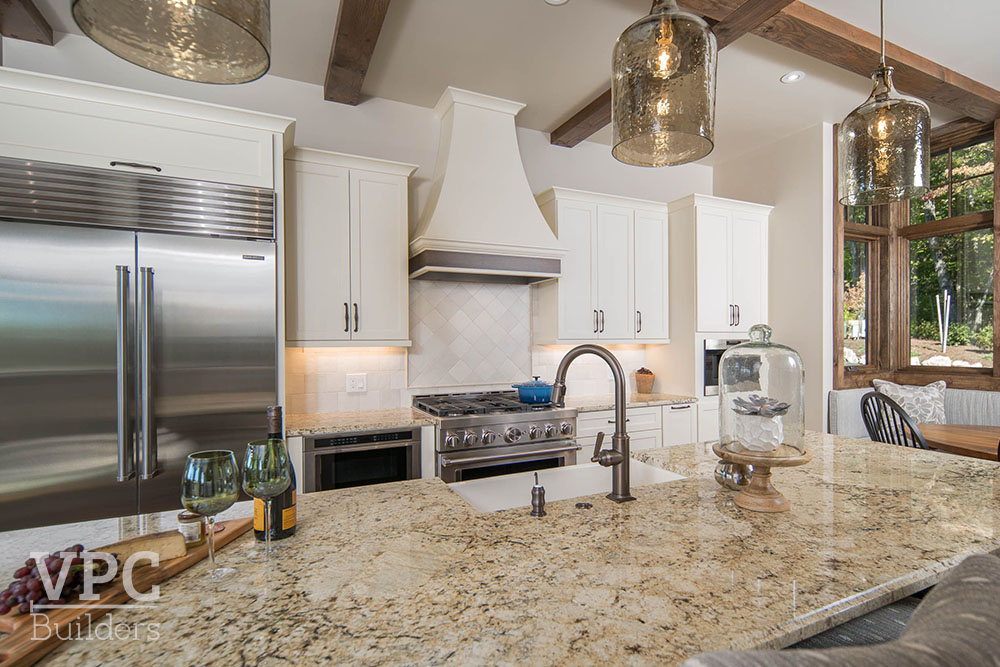 Hawk Point Lodge kitchen