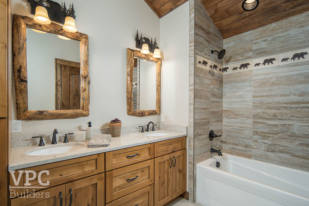 Hawk Point Lodge bathroom