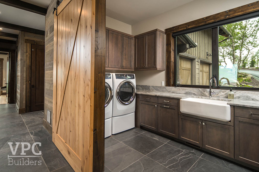 Lodge Ridge laundry room