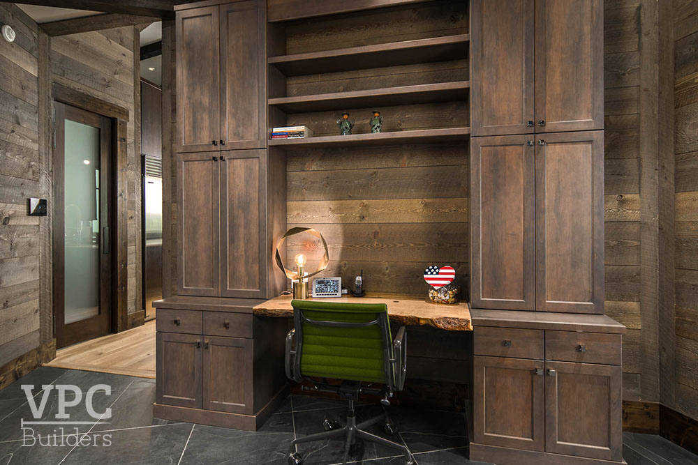 Lodge Ridge desk
