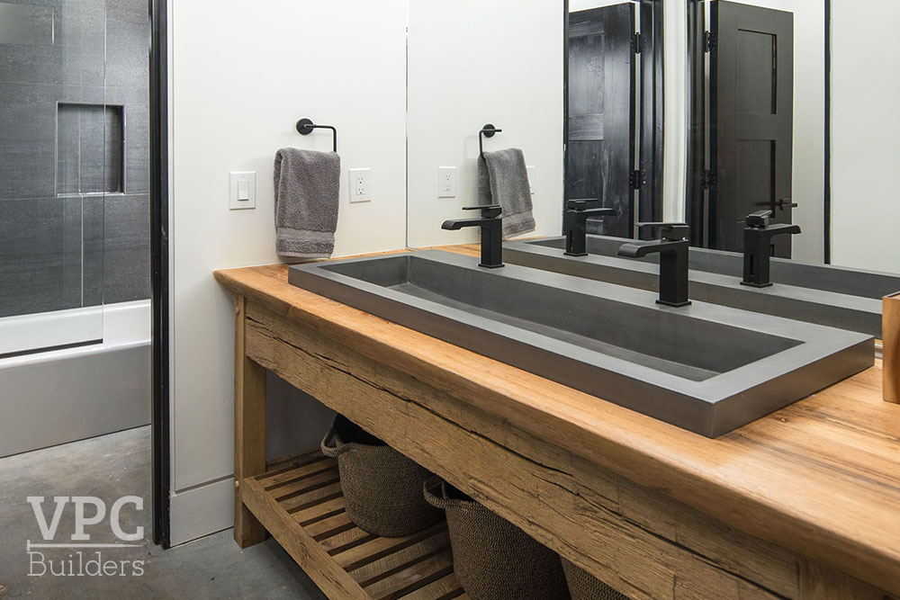 Contemporary Mountaintop Escape bathroom