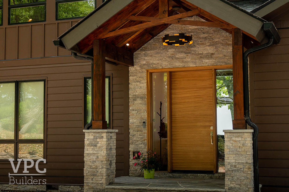 Contemporary Scenic Solitude