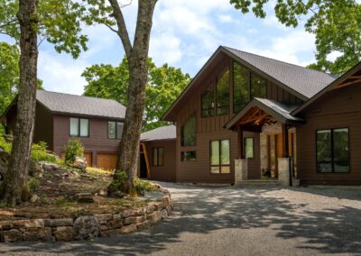 Contemporary Scenic Solitude