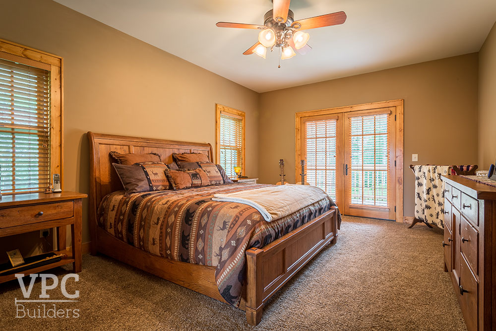 Cross Creek bedroom