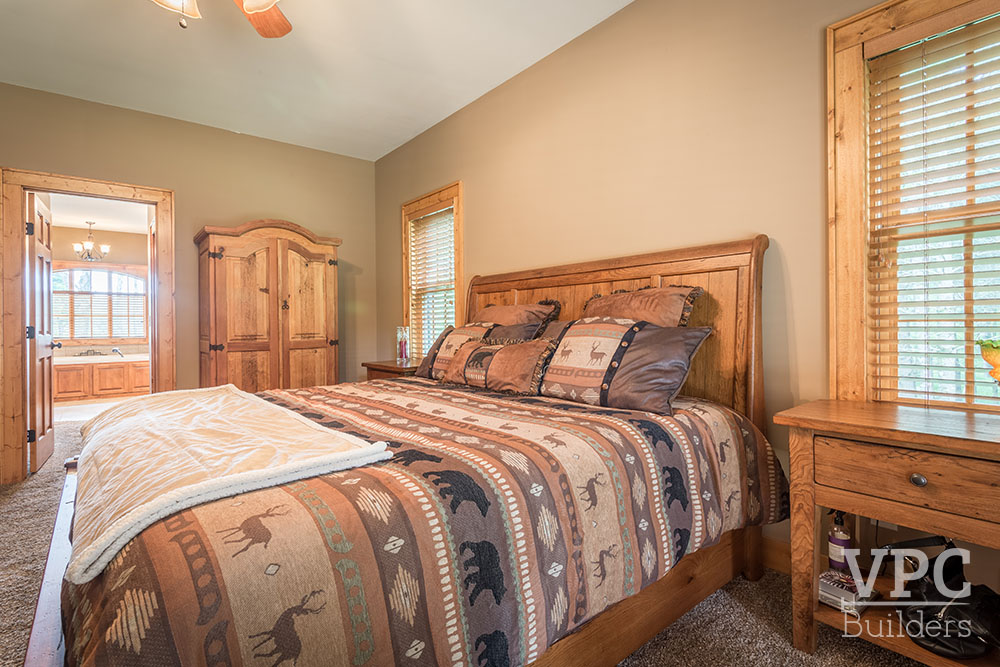 Cross Creek bedroom