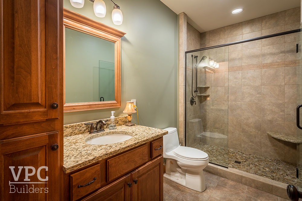 Cross Creek bathroom