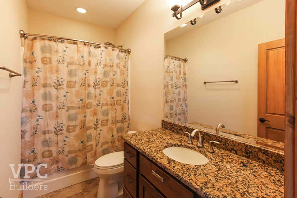 Lindal Cedar Hideaway bathroom