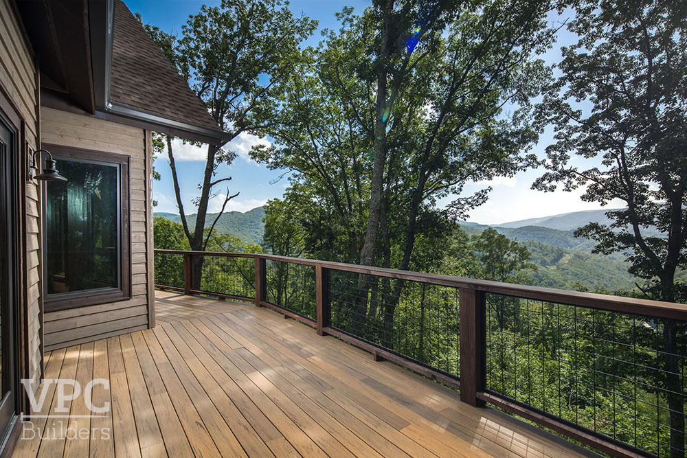 Osprey Haven deck with view of mountains