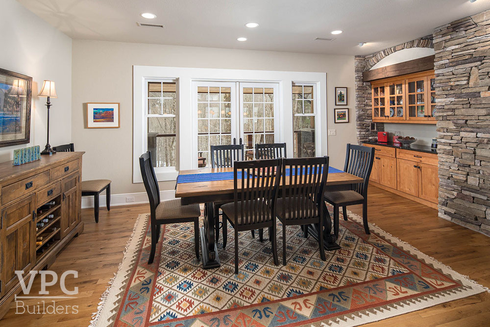 Stillhouse Creek dining area