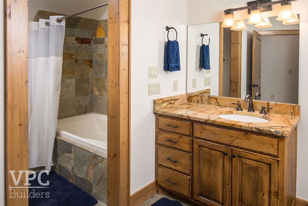 Twin Rivers Home bathroom