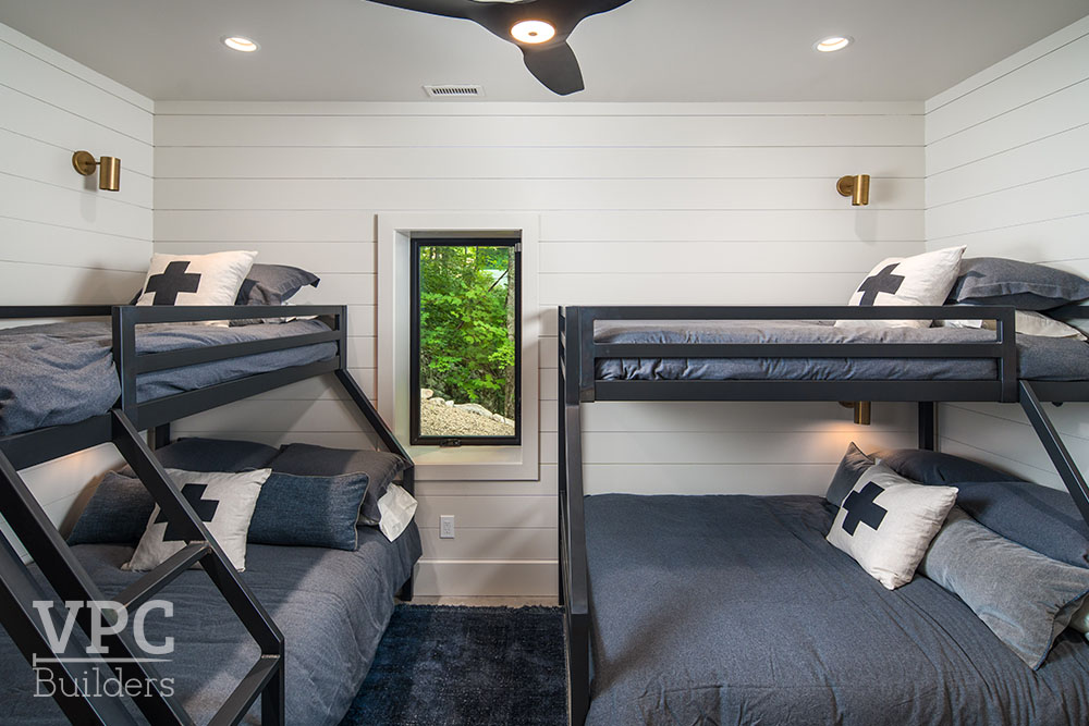 Woodland Timberframe bedroom with 4 bunk beds