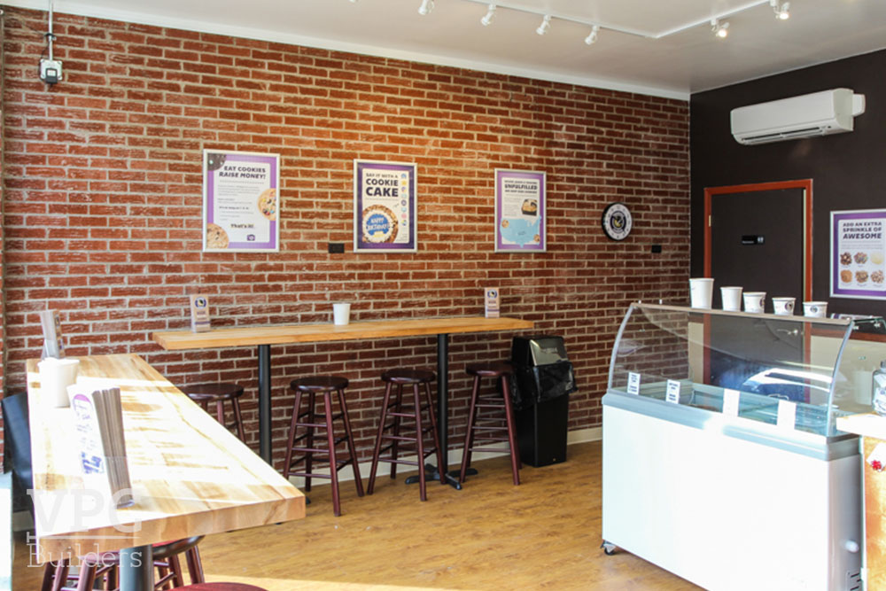 Insomnia Cookies of King Street interior seating
