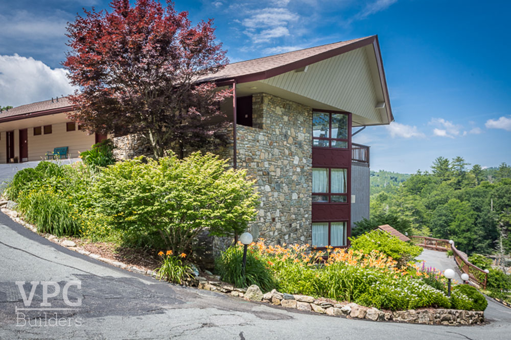 Cliff Dwellers Inn exterior
