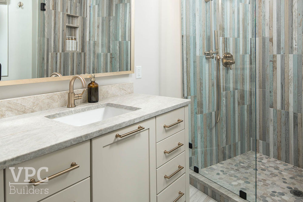 Cherokee Chalet bathroom