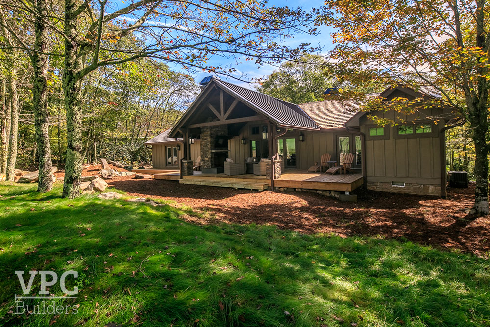 Golf Cottage in Linville exterior back
