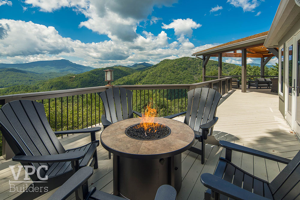 Grandfather Skydeck fire pit and seating
