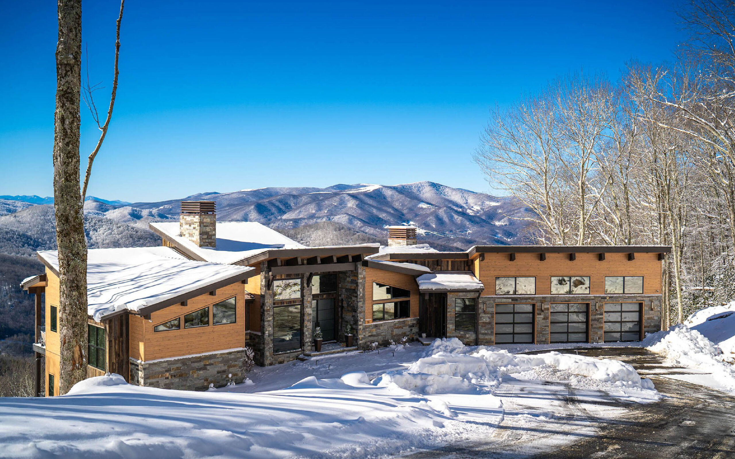 house in a snowy mountain