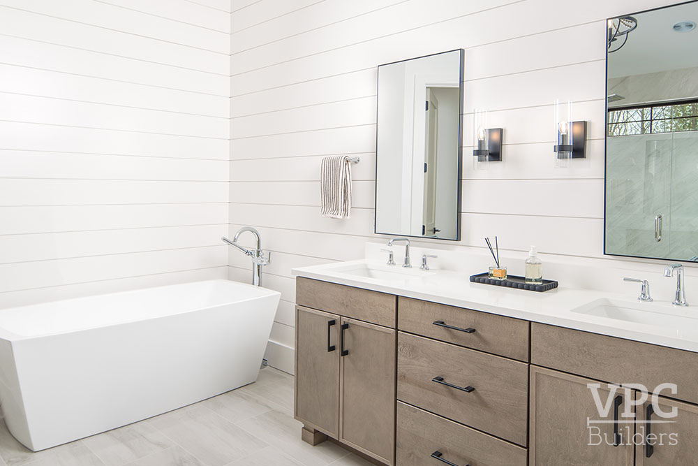 Antler Peak interior bathroom