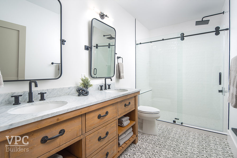 Antler Peak interior bathroom